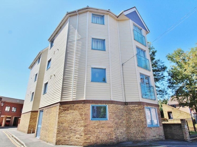 2 bedroom apartment for rent in Aylward Street, Portsmouth, PO1