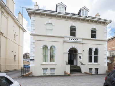 2 bedroom apartment for rent in Pittville Circus Road, Cheltenham GL52 2PZ, GL52
