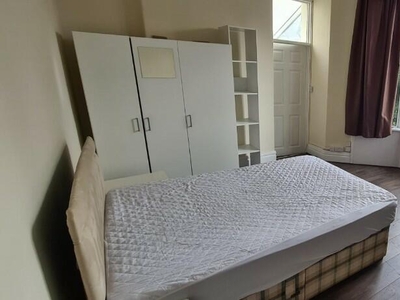 2 bedroom flat for rent in Marlborough Road, Cardiff, Cardiff (County of), CF23