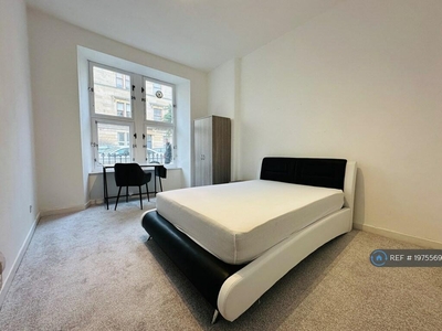 2 bedroom flat for rent in White Street, Glasgow, G11
