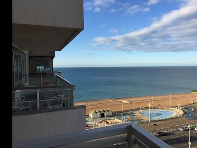 2 bedroom penthouse for rent in Kings Road, Brighton, BN1