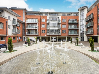 3 bedroom apartment for rent in Victoria Court, New Street, CM1