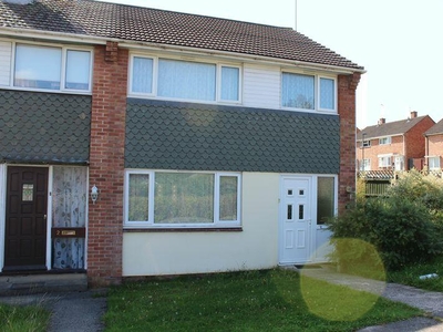 3 bedroom end of terrace house for rent in Chavenage, Kingswood, Bristol, BS15
