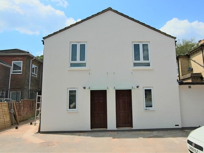 3 bedroom semi-detached house for rent in The Avenue - Southampton, SO17