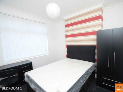 4 bedroom house share for rent in Norbury Street, Manchester, M7