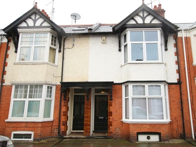 5 bedroom terraced house for rent in Ashburnham Road, Abington, NN1