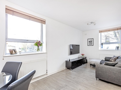 Belgrave Gardens, St Johns Wood, London, NW8 1 bedroom flat/apartment in St Johns Wood