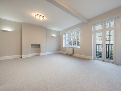 Clifton Court, Northwick Terrace, London, NW8 2 bedroom flat/apartment in Northwick Terrace