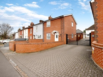 Detached house to rent in Berechurch Road, Colchester CO2