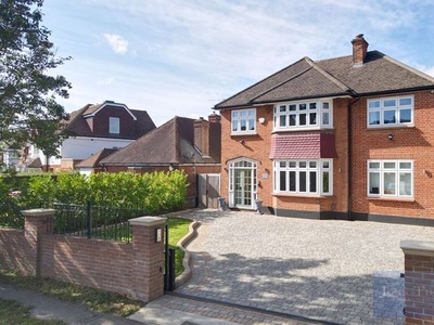 Detached house to rent in Knighton Lane, Buckhurst Hill IG9