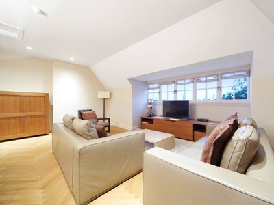 Flat to rent in Aberdeen Place, St. John's Wood NW8