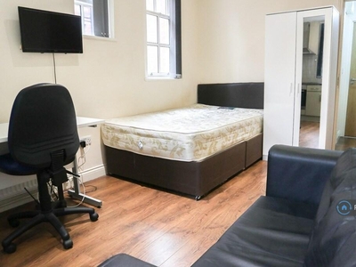 Studio flat for rent in Victoria Avenue, Leicester, LE2