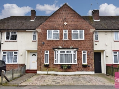 Terraced house for sale in North Approach, Watford WD25
