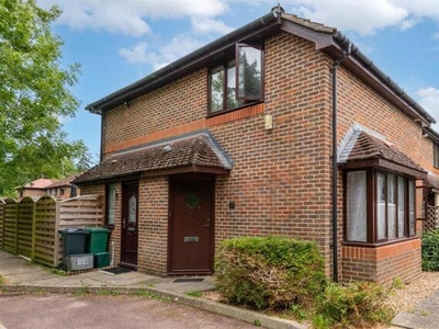 1 Bedroom House Horley Surrey