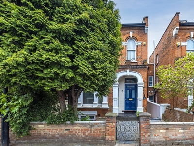 1 bedroom property for sale in Ferme Park Road, LONDON, N8
