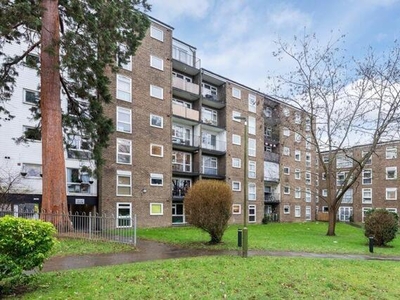 2 Bedroom Apartment Sutton Greater London