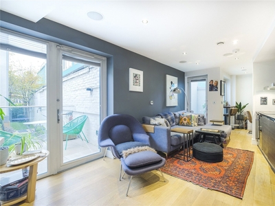 2 bedroom property for sale in Greenwich High Road, London, SE10