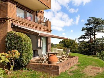 2 bedroom property for sale in Lythe Hill Park, Haslemere, GU27