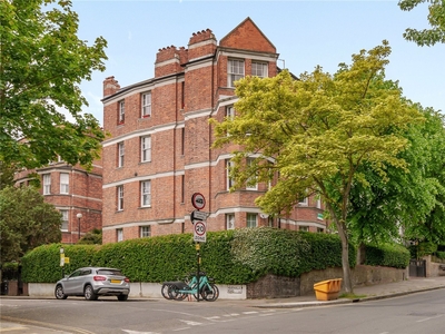 3 bedroom property for sale in Brambledown Mansions, Crouch Hill, London, N4