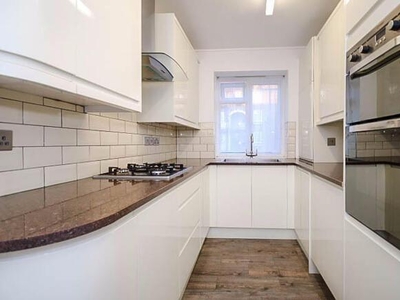 3 Bedroom Shared Living/roommate London London