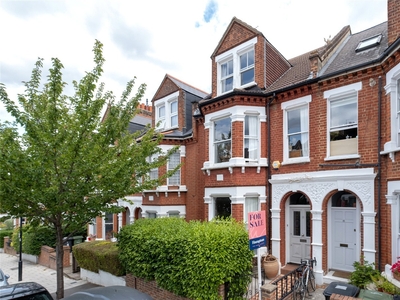 5 bedroom property for sale in Kestrel Avenue, London, SE24
