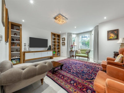 Warwick Avenue, Maida Vale, London, W9 2 bedroom flat/apartment in Maida Vale
