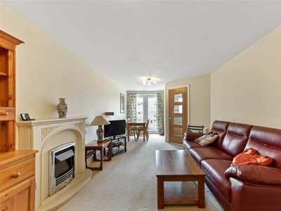 1 Bedroom Retirement Apartment For Sale in Royston, Hertfordshire