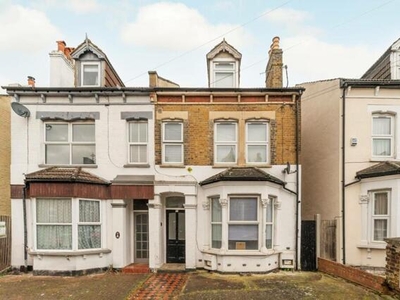 2 Bedroom Flat For Sale In Anerley, London