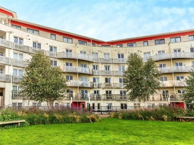 2 Bedroom Flat For Sale In Hannover Quay, Bristol