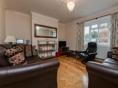 2 Bedroom Ground Floor Flat For Sale In Muswell Hill