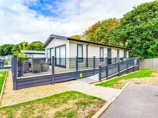 2 Bedroom Park Home For Sale In New Milton, Hampshire