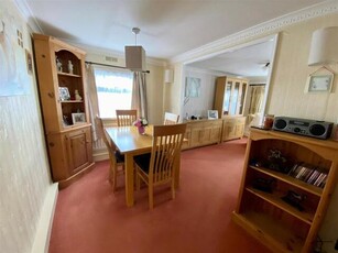 2 Bedroom Park Home For Sale In Towngate Wood Park, Tonbridge