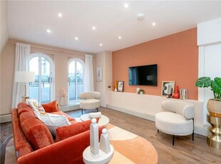 2 Bedroom Penthouse For Rent In Mayfair, London