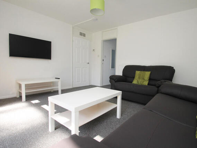 3 Bedroom Apartment For Rent In Canterbury