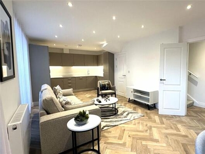 3 Bedroom Apartment For Sale In Borehamwood, Hertfordshire