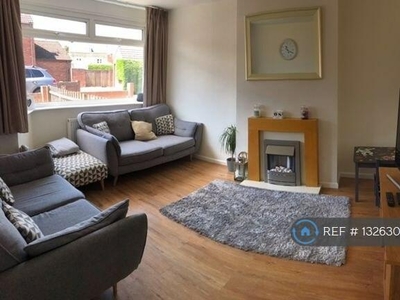 3 Bedroom Semi-detached House For Rent In Cheltenham