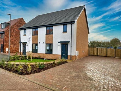 3 Bedroom Semi-detached House For Sale In Daniell Drive