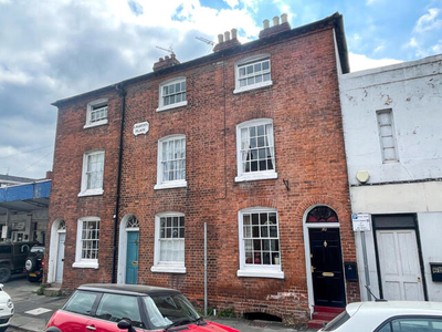 3 Bedroom Town House For Sale In Hereford
