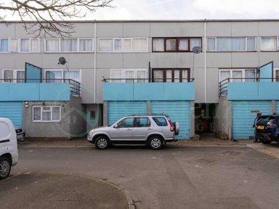 3 Bedroom Town House For Sale In Mitcham, Surrey
