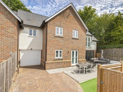 4 Bedroom End Of Terrace House For Sale In Bells Yew Green