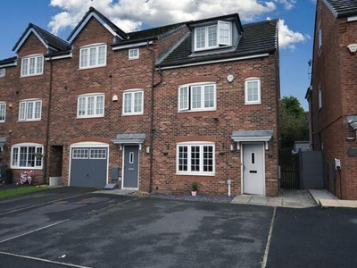 4 Bedroom House Lancs Rochdale