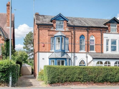 4 Bedroom Semi-detached House For Sale In Aston Fields, Bromsgrove