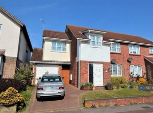 6 Bedroom Semi-Detached House To Rent