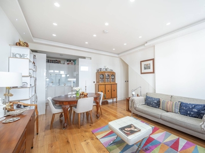 Flat in Lambolle Place, Belsize Park, NW3