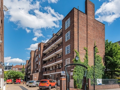 Flat to rent - Frazier Street, London, SE1