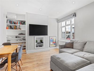 Fountain Road, London, SW17 3 bedroom flat/apartment in London