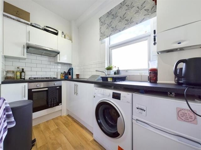 1 Bedroom Apartment For Rent In Brighton