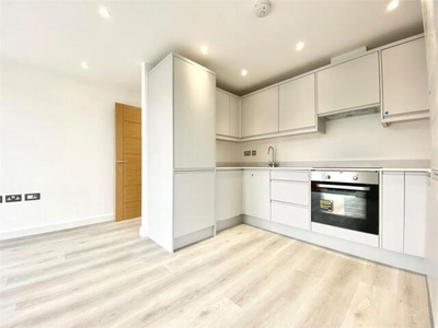 1 Bedroom Apartment For Rent In Wokingham, Berkshire