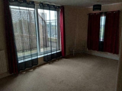 1 Bedroom Flat For Rent In Feltham, Middlesex