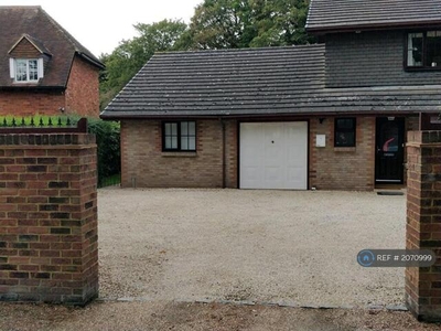 1 Bedroom Flat For Rent In Holyport, Maidenhead